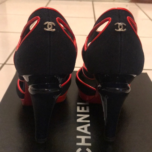 Chanel Navy and Red Heels size 35.5 Brand New Cond - Picture 1 of 8